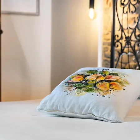 Casa Del Maestro-appartamenti D'arte * Dogliani