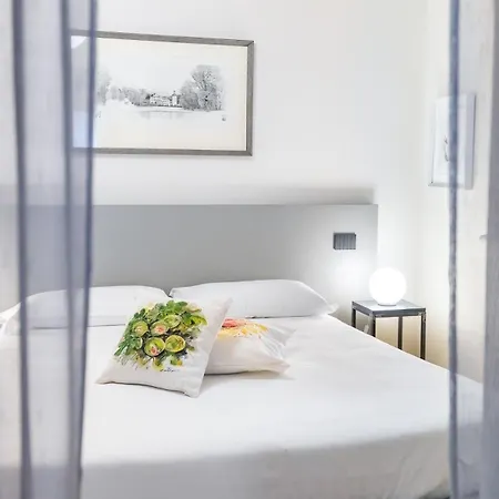 Casa Del Maestro-appartamenti D'arte * ドリアーニ