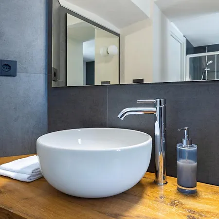 Casa Del Maestro-appartamenti D'arte アパート ドリアーニ